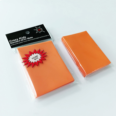 Oranje polypropyleen kaarthoezen PVC-vrije magische verzamelhoezen